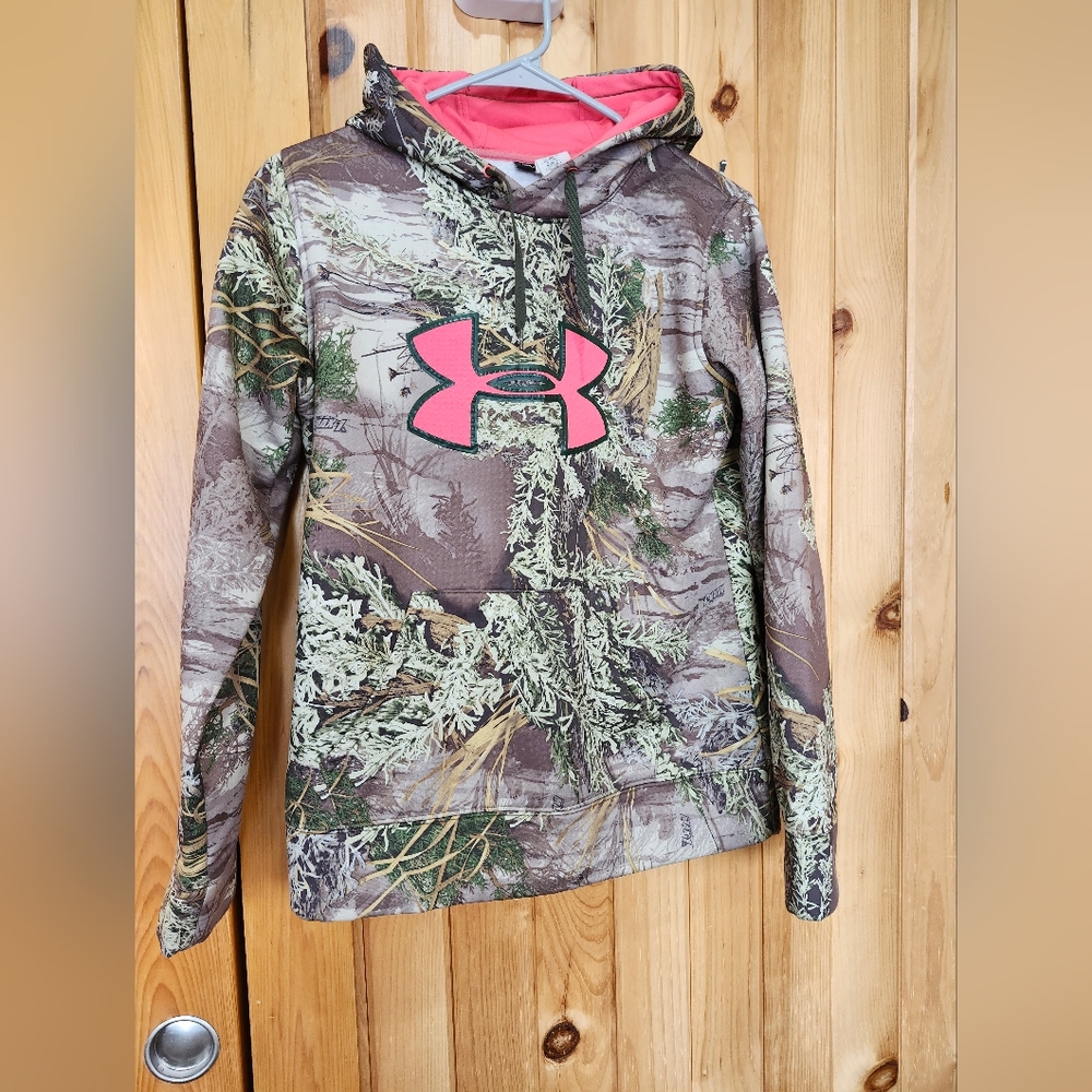 Under Armour Women Camo Pink Hoodie Like New!